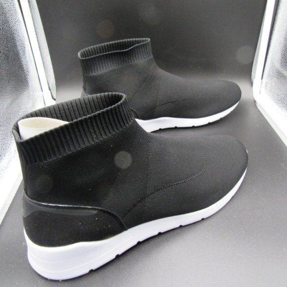 CALL IT SPRING WOMEN'S ANKLE BOOT. BLACK/WHITE. SIZE 10. NIB - Picture 2 of 9